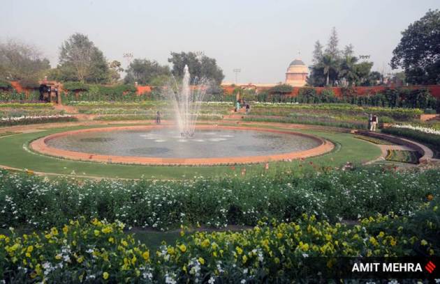 Express Wanderlust, Mughal Gardens, Mughal Gardens pictures, about Mughal Gardens, Mughal Gardens Delhi, visiting Mughal Gardens, Mughal Gardens photographs, Mughal Gardens history, Mughal Gardens location, where is Mughal Gardens, what is Mughal Gardens, Indian Express news