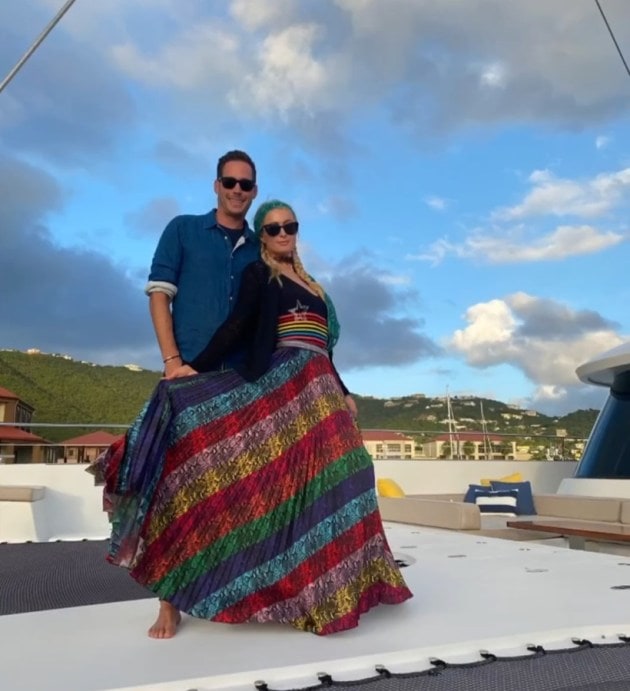 paris hilton engaged, paris hilton engaged news, paris hilton latest news, paris hilton engagament photos, paris hilton boyfriend photos, cartier reum paris hilton