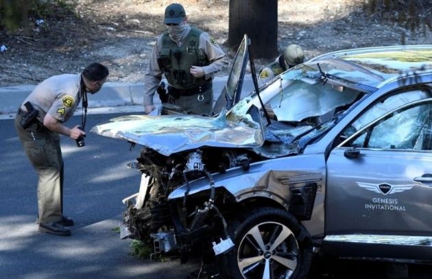 Tiger Woods, Tiger Woods car crash, Tiger Woods accident, Tiger Woods injured, Tiger Woods car damaged, Golfer Tiger Woods, Pics of Tiger Woods