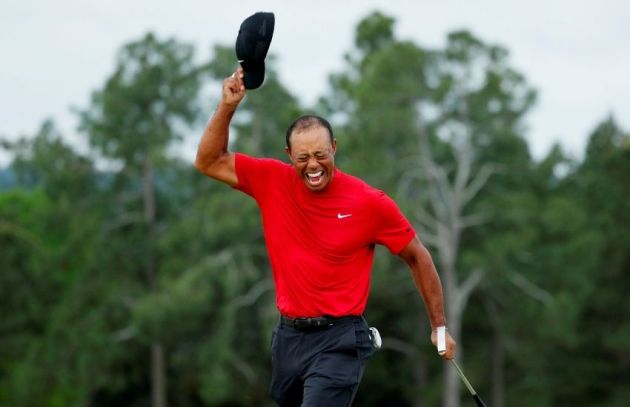 Tiger Woods, Tiger Woods car crash, Tiger Woods accident, Tiger Woods injured, Tiger Woods car damaged, Golfer Tiger Woods, Pics of Tiger Woods