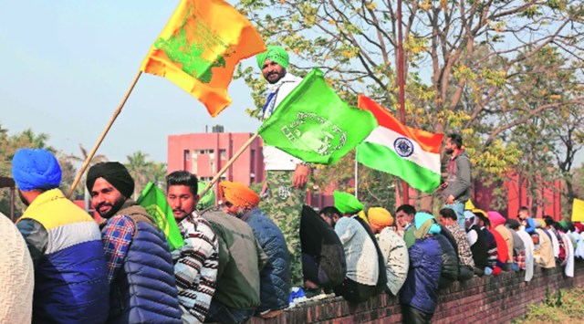 Chandigarh kisan mahapanchayat: Chaduni again asks farmers to gherao Delhi cops in villages