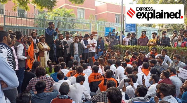 ABVP students protesting to re-open Delhi university, libraries, implement centralized admission process in PG hostels among other things. (ABVP Delhi/Twitter)