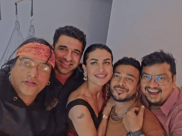 eijaz pavitra love story