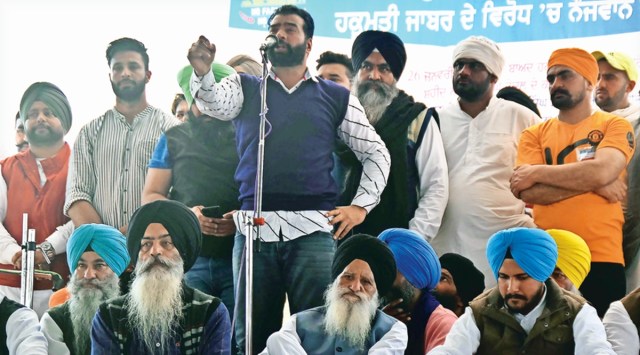 Wanted for Jan 26 violence, Lakha appears on Bathinda stage, dares ...