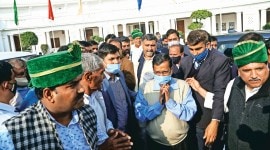 UP farmers meet Kejriwal, khap panchayat leaders, Arvind Kejriwal, Delhi CM, Farmers protest, farm laws, Delhi news, Indian express news