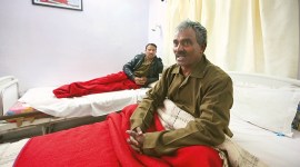 Fleeting mobile network, bars to hang from helped the 12 stuck in tunnel