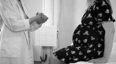 COVID-19 vaccine, COVID-19 vaccine during pregnancy, COVID-19 vaccine during breastfeeding, COVID-19 vaccine for pregnant women, COVID-19 vaccine for expectant mothers, COVID-19 vaccine safety, COVID-19 vaccine and foetus, health, immunity, vaccination, parenting, indian express news