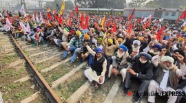 farmers protest, farmers rail blockade, farmers rail roko agitation, indian express news