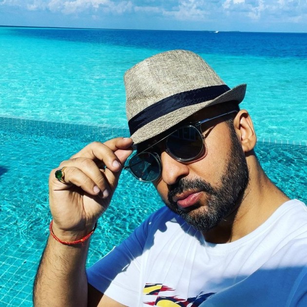 raj selfie