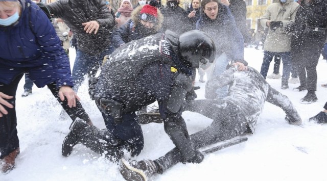 Alexei Navalny, Pro Navalny protests, Navalny arrest, Navalny protests, Russia protests, Putin, Kremlin, World news, Indian Express