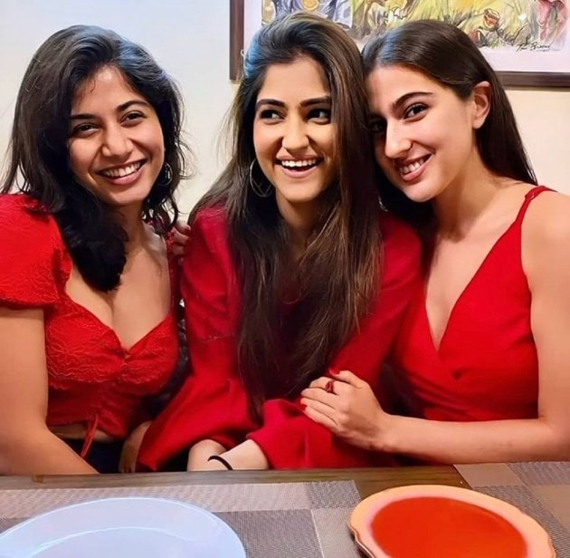 sara with friends