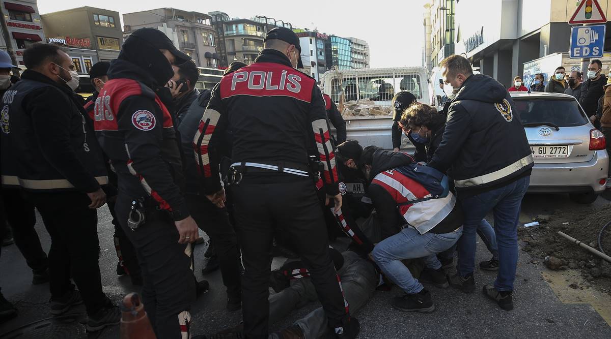 Turkey rejects criticism of its handling of student protest