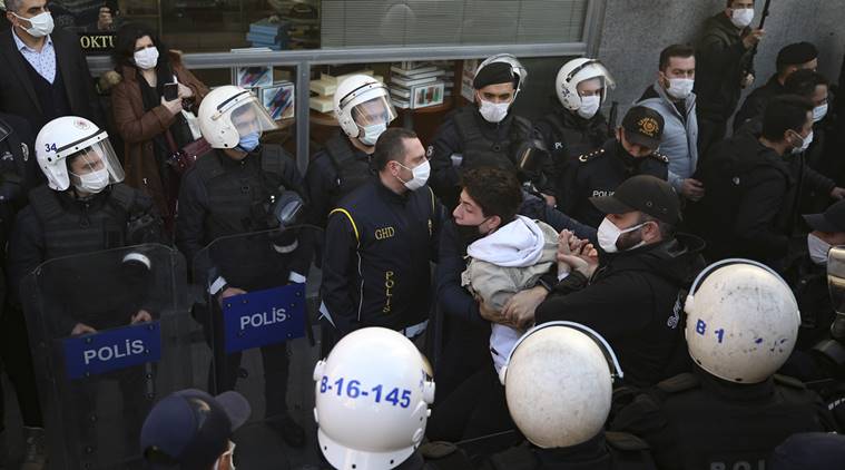 Turkey rejects criticism of its handling of student protest