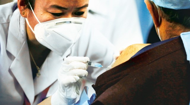 Coronavirus vaccine shot, Delhi covid vaccination, Covid immunisation programme, CoWIN App, Delhi news, Indian express news