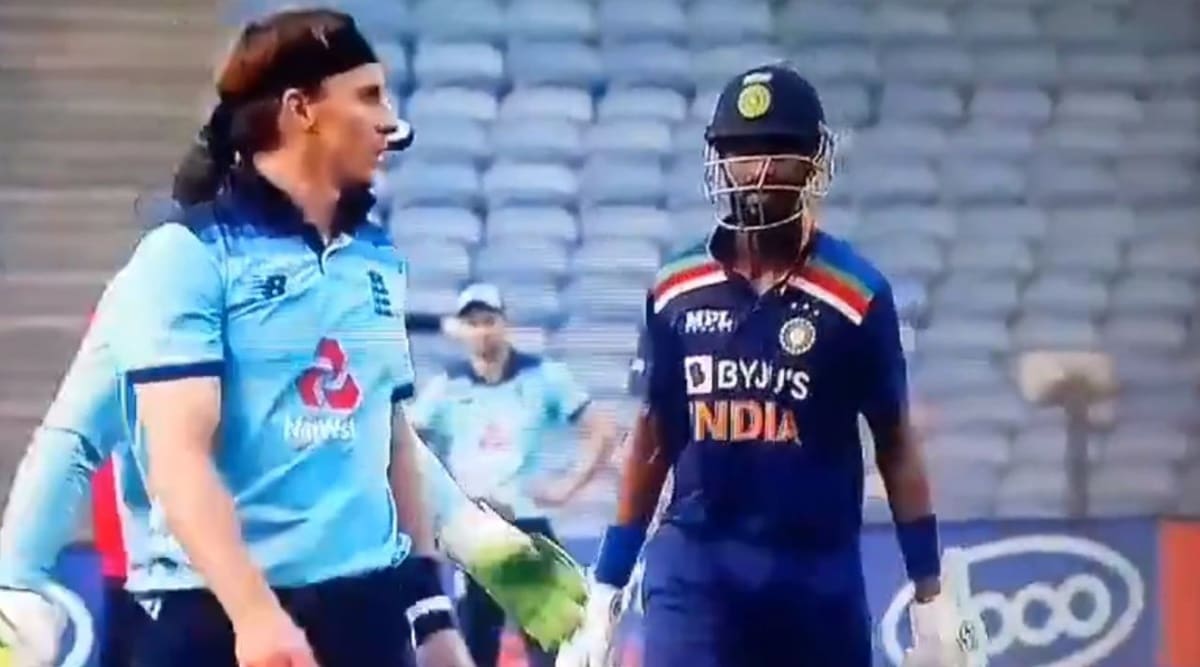 Krunal Pandya Reacts Angry To Tom Curran After Scoring 50 Points On His Debut Wwe Sports Jioforme