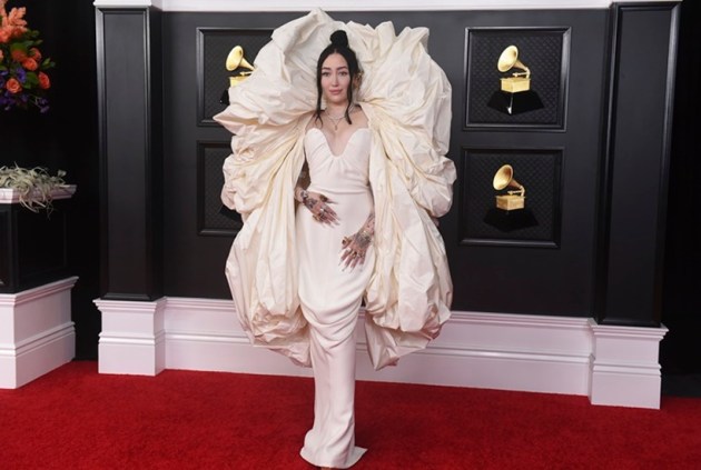 grammys awards, grammys awards 2021, grammys awards red carpet, grammy awards red carpet 2021, grammy awards fashion, grammy awards fashion 2021, grammy awards red carpet fashion, grammy awards 2021 red carpet fashion, grammys 2021 fashion, grammys 2021 awards fashion, grammy awards men's fashion, grammy awards fashion pics