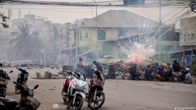 myanmar military coup, myanmar protest, aung san suu kyi detention, Myanmar junta, myanmar internet restrictions