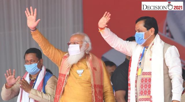 Prime Minister Narendra Modi shares stage with Chief Minister Sarbananda Sonowal at a poll rally in Assam. (Source: Assam BJP)