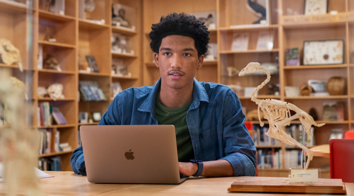 Apple Mac, Mac, MacBook Air, MacBook Pro, MacBook Air discount for students, student discounts on Apple Mac