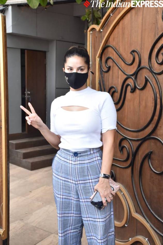 sunny leone photo