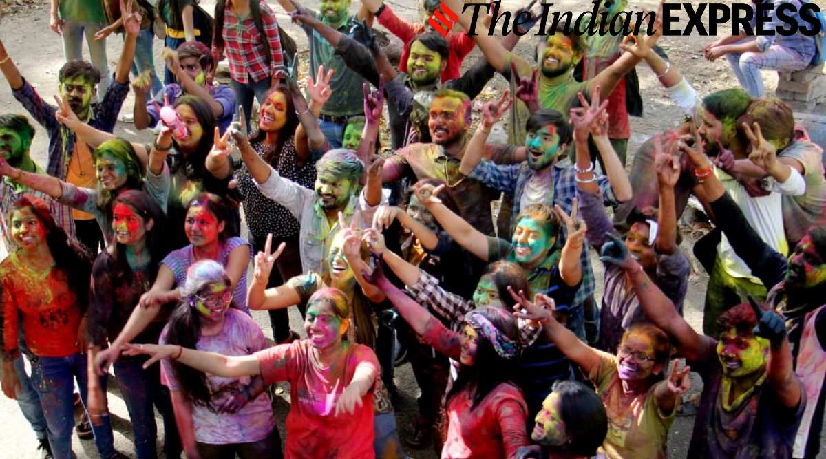 How to Play Holi during Periods | Riopads Blog