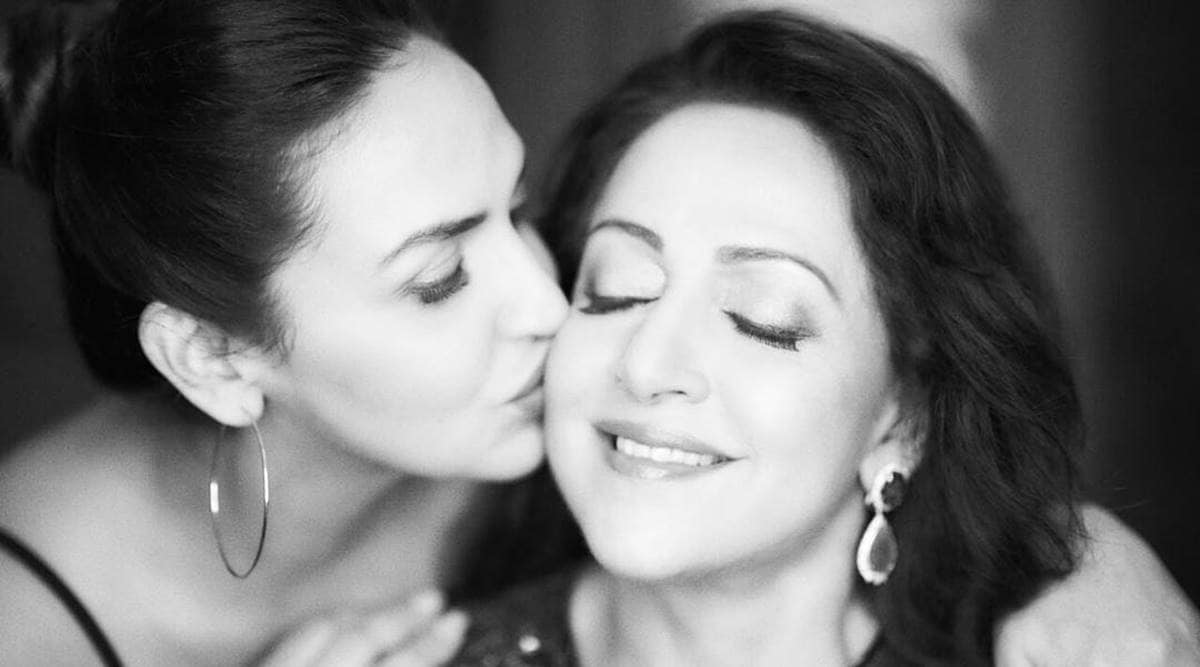 Hema Malini Hq Pron Video - Hema Malini in tears as daughter Esha Deol delivers emotional message:  'Blessed to have a mom like you'. Watch | Bollywood News - The Indian  Express