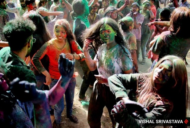 holi, 2021, holi celebrations, festival of colours, indianexpress, indianexpress.com, holi celebrations, holi wishes, when is holi 2021, holi colours, holi 2021 messages, is holi a holiday