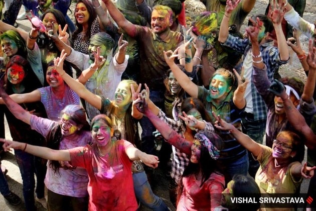 holi, 2021, holi celebrations, festival of colours, indianexpress, indianexpress.com, holi celebrations, holi wishes, when is holi 2021, holi colours, holi 2021 messages, is holi a holiday