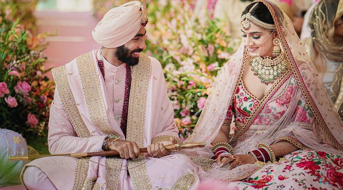 Jasprit Bumrah Marries Sanjana Ganesan 10 Unseen Photos From Their Wedding Entertainment News The Indian Express Know how you can earn regular inco. jasprit bumrah marries sanjana ganesan
