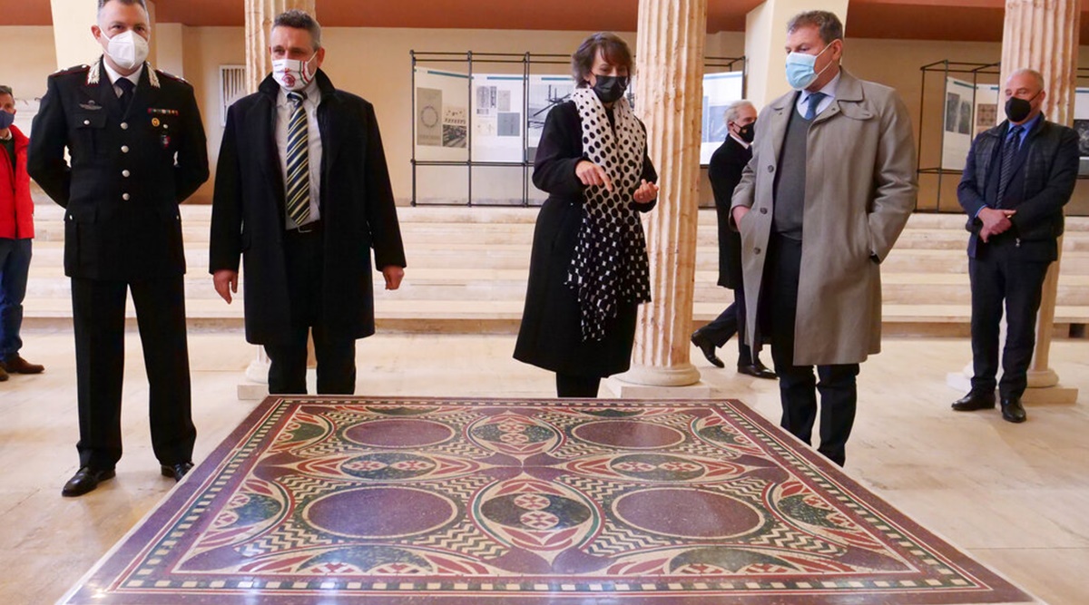 Il mosaico dell’Imperatore è in mostra in Italia dopo che lo ha speso come tavolo di New York City