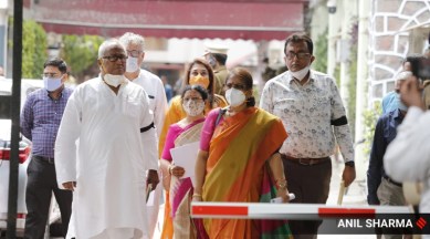 tmc, tmc leaders meet election commission, mamata banerjee, mamata banerjee attack, mamata banerjee nandigram attack, mamata banerjee health, west bengal assembly elections 2021, west bengal elections, bengal elections 2021