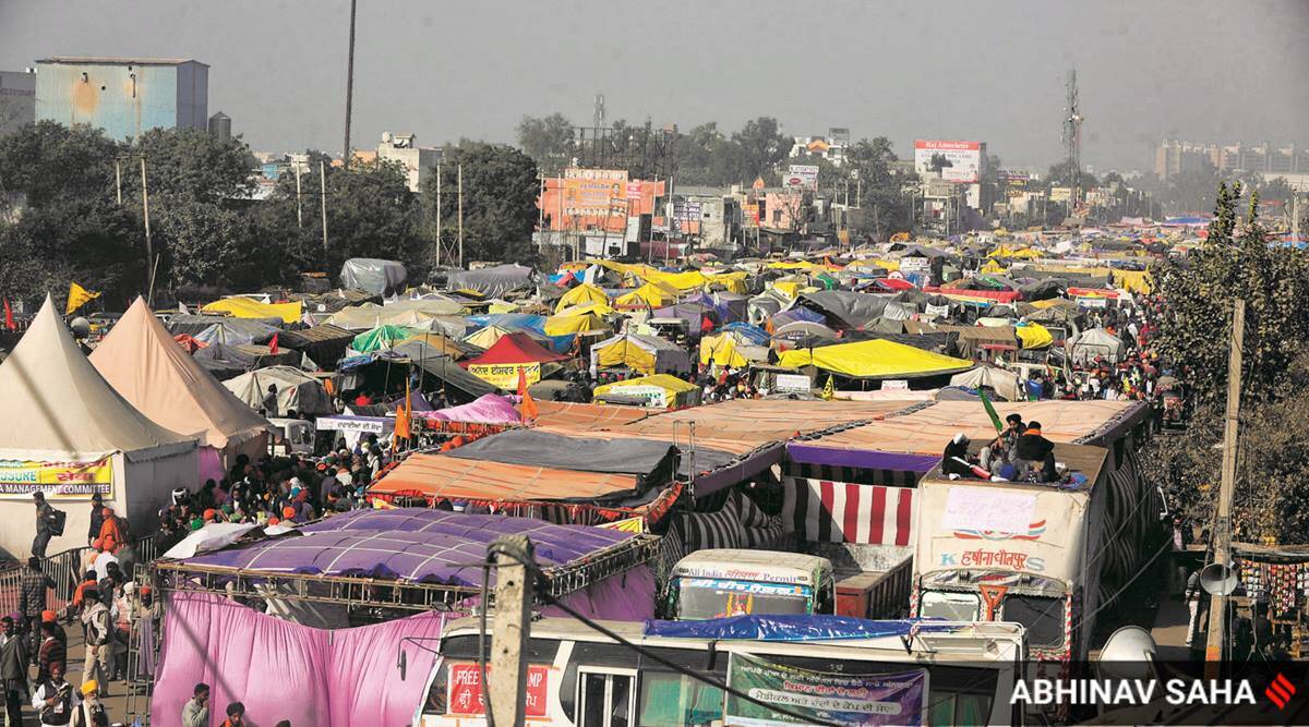 Delhi Police starts removing barricades at Tikri border