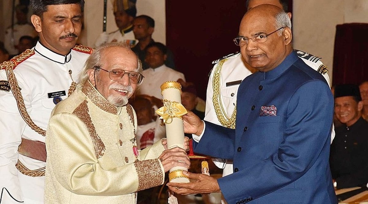 Laxman Pai receiving the Padma Bhushan from President Ram Nath Kovind at the Civil Investiture Ceremony-II, at Rashtrapati Bhavan in New Delhi in April 2018. (Photo: Wikimedia Commons)