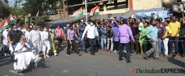 Mamata Banerjee, Mamata Banerjee back on wheelchair, Mamata Banerjee campaigns on wheelchair, Bengal elections, Bengal news