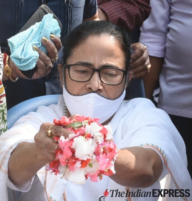 Mamata Banerjee, Mamata Banerjee back on wheelchair, Mamata Banerjee campaigns on wheelchair, Bengal elections, Bengal news