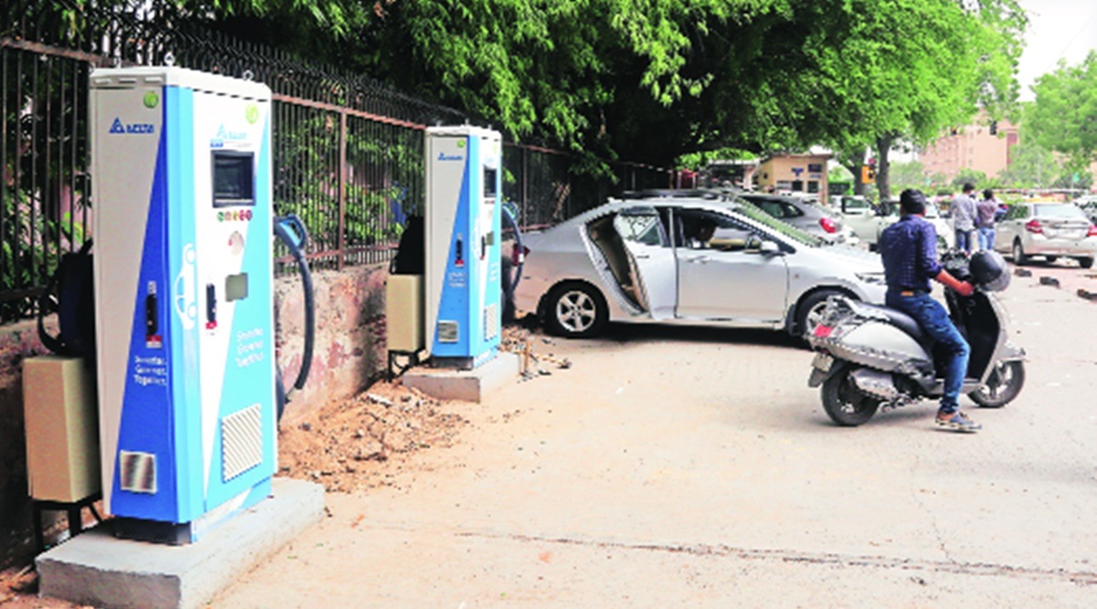 Delhi 70 of 100 EV charging bays will be at Metro stations Delhi