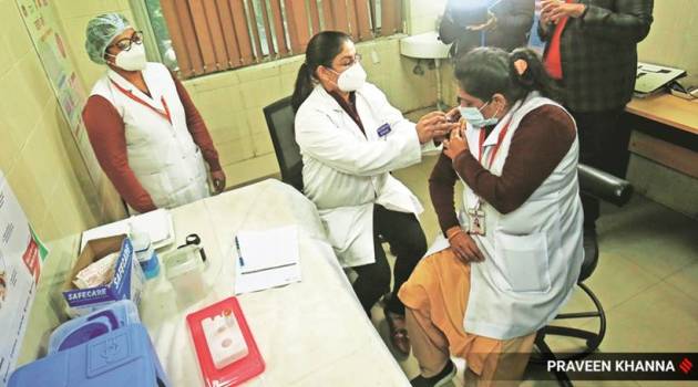 covid-19, coronavirus, coronavirus lockdown, india coronavirus lockdown, migrant workers, migrants and lockdown, covid restrictions, covid vaccine, indian express news