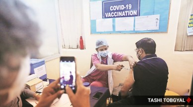 Delhi coronavirus vaccine, IFS vaccine, Delhi vaccine news, Delhi COVID-19 cases, delhi news, indian express