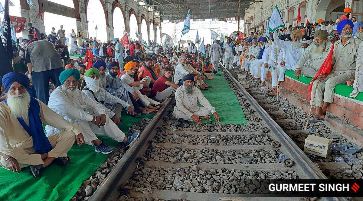Blocking Amritsar-Delhi track near Jandiala Guru in Amritsar, KMSC was the only farm body in the state which was reluctant to allow passenger trains on tracks.