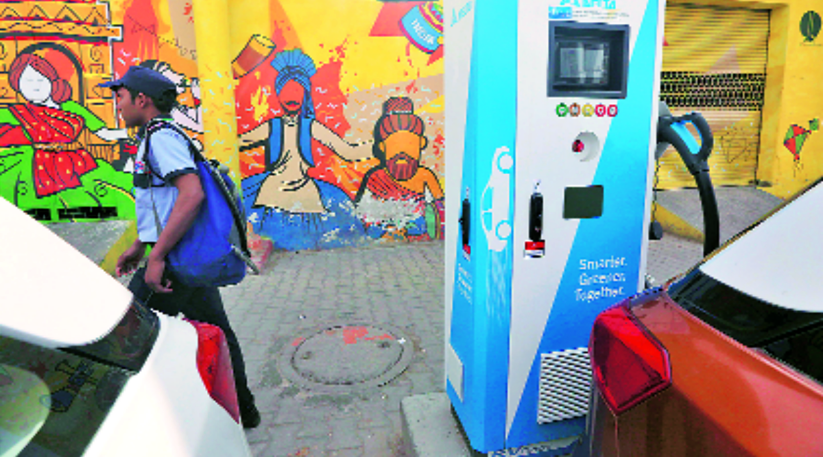 Delhi: Commercial buildings to set aside space for EV vehicles, charge