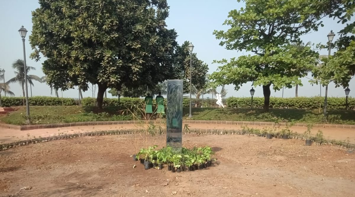 monolith, mumbai monolith, bandra monolith, joggers park bandra monolith, monolith in india, monolith mystery, viral news, latest monolith India, indian express