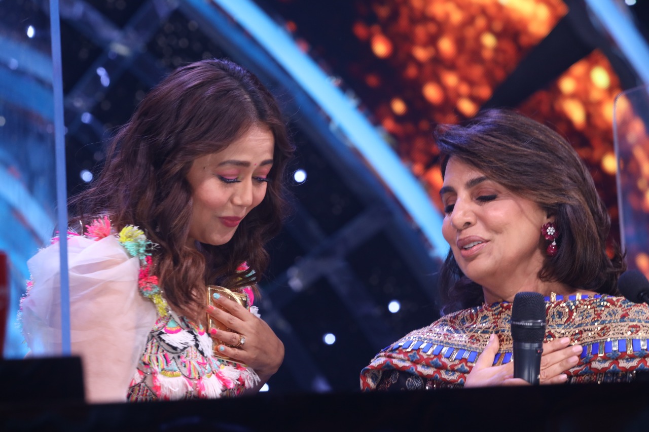 Neetu Kapoor Gives ‘shaadi Ka Shagun To Neha Kakkar Says Indian Idol 