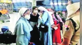 Nuns doboarded from train UP