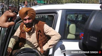 After scathing attack on govt, Sidhu remains mute spectator in Assembly