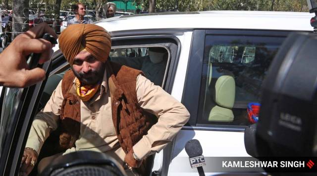 After scathing attack on govt, Sidhu remains mute spectator in Assembly