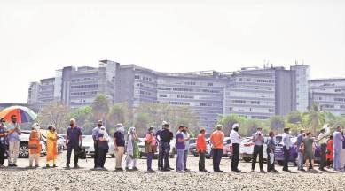 covid vaccination, covid vaccination phase II, india covid vaccination, cowin app, private hospitals covid vaccinations, indian express news