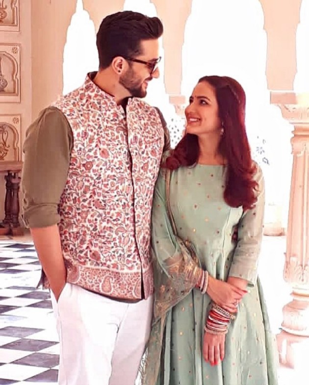 Aly Goni poses with Jasmin Bhasin