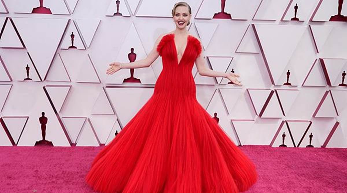 Amanda Seyfried's Oscars 'after-party' featured breast ...