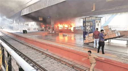 Alkapuri fire, Vadodara fire, railways fire, Gujarat fire at station, gujarat news, indian express