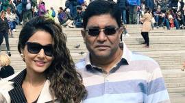 hina khan father